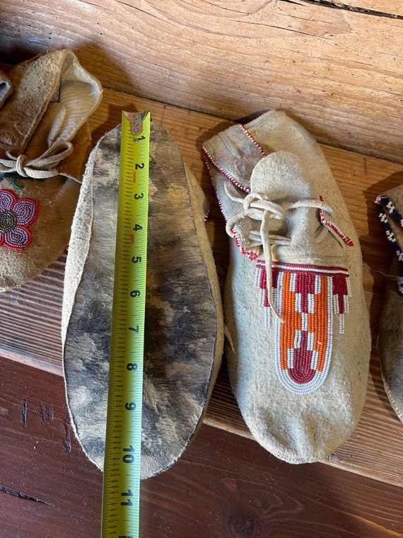 3 pairs of Native American moccasins, authentic, … - image 6