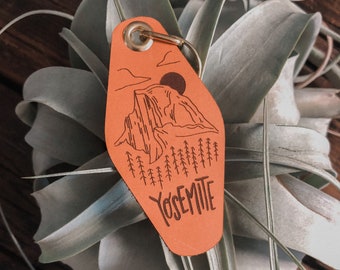 yosemite national park vintage motel leather keychain