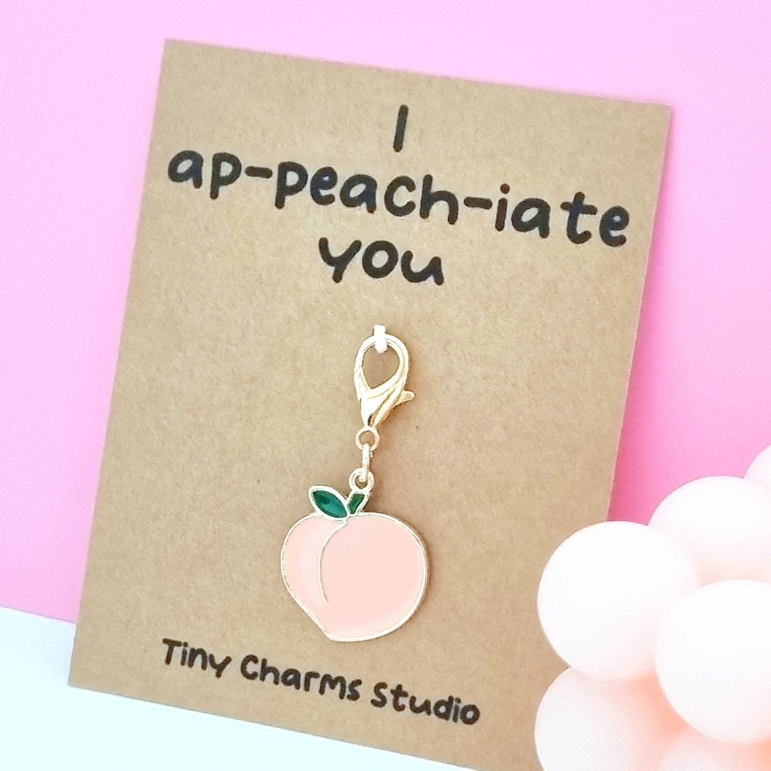 ZQEOU Peach Keychain - Stainless Steel Fruit Jewelry Gift For Peach Lovers