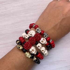 Halloween skull handmade stretch bracelet. Black/red/white multilayer/stackable bracelet. Skull anklet. Gothic bracelet. Trick r treating