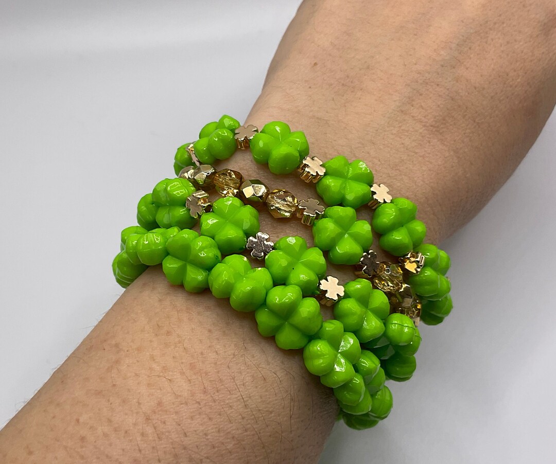 Ferreve St. Patrick's Day Crafts Kit - 24 Sets Shamrock Bead Bracelets With Irish Blessing Cards - View #2