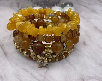 Mother’s Day Yellow Agate stone Memory wire bracelet golden tone. Handmade personalized gift for Mom, grandmother. Initial letter charm.