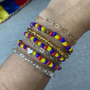 Venezuela, Colombia, Ecuador Flag stretch & heart link chain bracelet set. Pulsera hecha a mano. Venezuelan patriotic multilayer bracelets