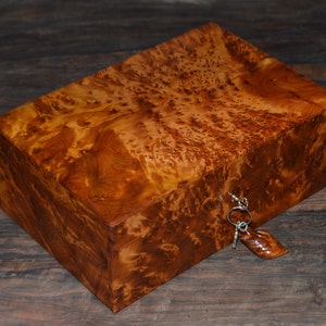 Jewelry Box Great Thuya Wood Locked With key Hand-made in Morocco Wooden thuya Thuja Wood Jewellery