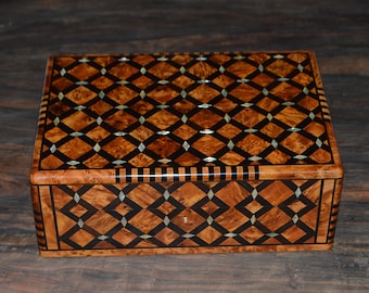 Handcrafted Thuya Wood Jewelry Box: Moroccan Tree of Life Inlay