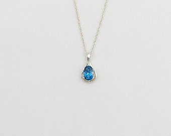 Sterling Silver London Blue Topaz Pendant