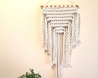 Macrame Wall Hanging // Fringe Home Decor // Handmade Art Tapestry