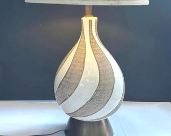 Large vintage 1960s ceramic table lamp with brown and off-white swirl pattern ~ 23” tall