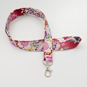 Japanese Floral Lanyard for Keys / ID Holder with a Lobster Clasp / Red 18&quot;