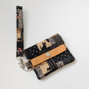 Japanische Minimalistische Geldbörse mit Riemen / Schwarze Katzen auf Schwarz
