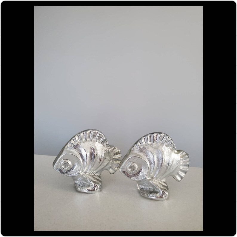 2 Rikaro crystal fishes