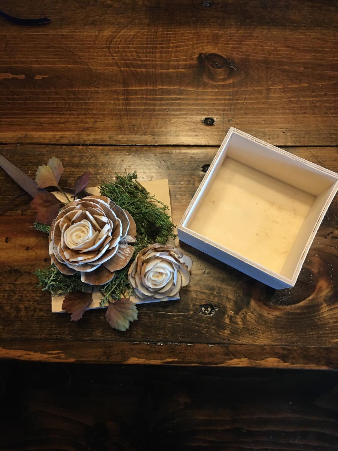 Flores de madera de sola en caja de madera con tapa | Etsy