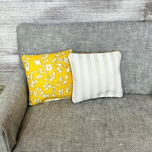 1:12 Scale Dollhouse Pillow, Miniature Pillow, Throw Pillow, Decorative Pillow, Accent Pillow, Dollhouse Accessory, Room Box, Diorama