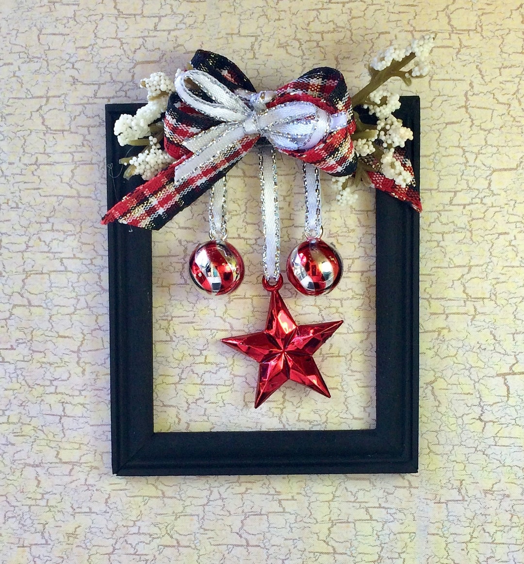 Melody Jane 1:12 Scale Miniature Christmas Wreath - Red Dollhouse Decor Accessory