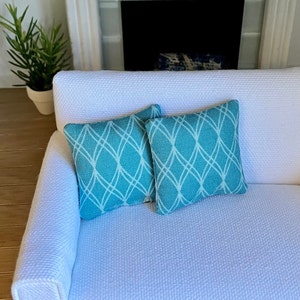 1:12 Scale Dollhouse Pillow, Miniature Pillow, Throw Pillow, Decorative Pillow, Accent Pillow, Dollhouse Accessory, Room Box, Diorama