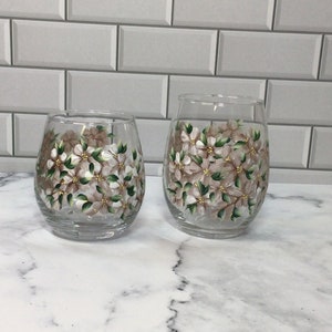 15oz or 12oz Stemless Wineglass or Drinking glasses Hand Painted with off-white hydrangea floral design, makes great Christmas gifts
