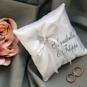 Almohada portadora de anillo de boda personalizada en satén blanco, almohada portadora de anillo de nombre, almohada de anillo elegante, almohada de anillo de nombre personalizado imagen 8