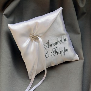 Personalisiertes Trauring Kissen, Ringkissen mit Namen, elegantes Ringkissen aus Satin, Strass Ringkissen Hochzeit Bild 2