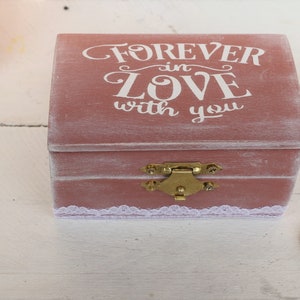 porta fedi in legno, scatola portafedi forever inlove wth you, cuscino fedi, cofanetto per le fedi, portafedi personalizzato, regalo sposi immagine 3