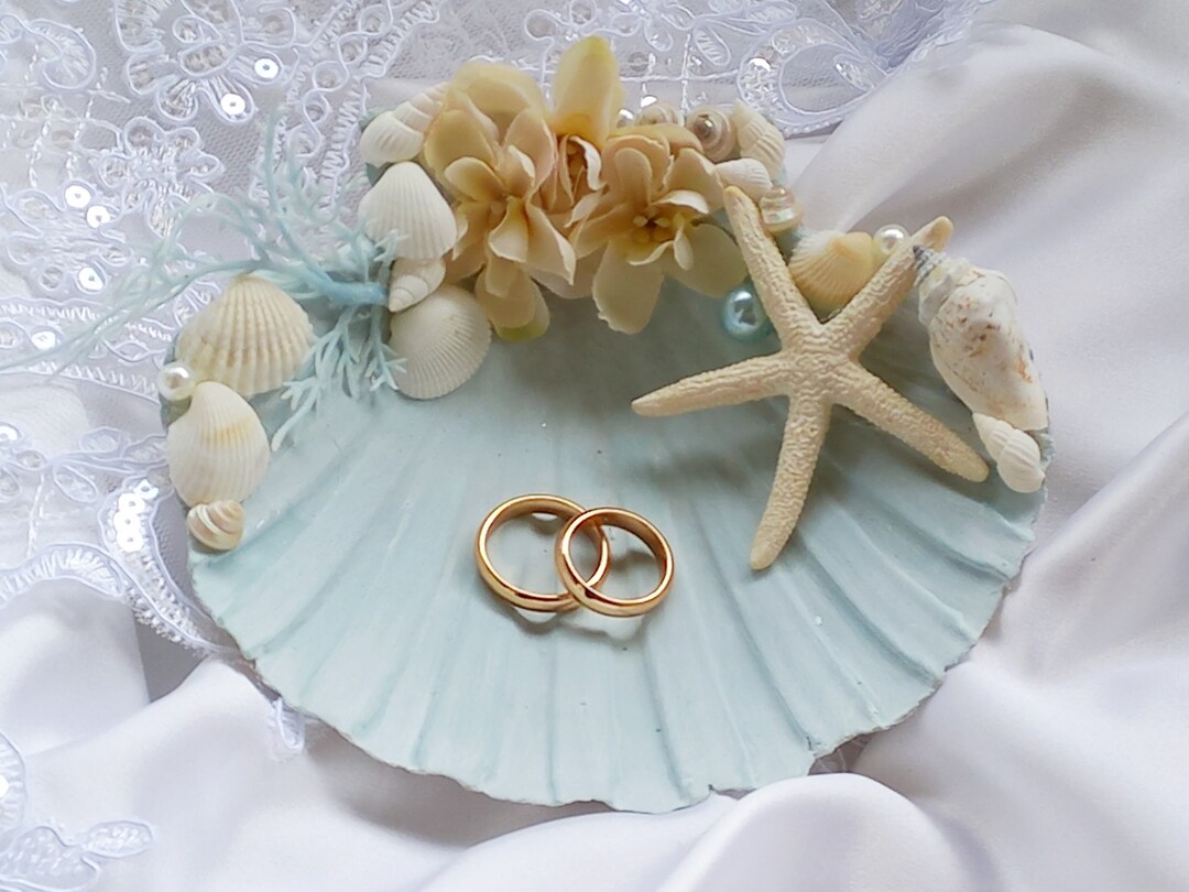 Beach Wedding Seashell Ring Holder in Light Blue, Decorated Shell