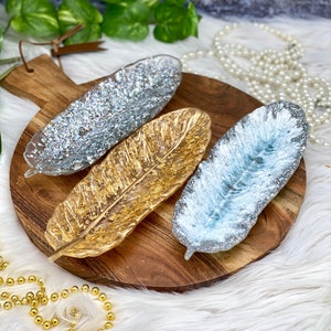 Handmade Resin Feather Trinket Dish Resin Jewelry Tray Ring holder gift for her vanity decor Serving dish Per piece