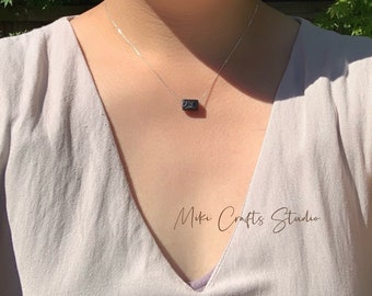 Collar de turmalina negra en bruto / collar de gema natural en bruto / joyería de turmalina en bruto / collar de turmalina negra para combinar con otras joyas /