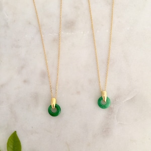 Winzige Jade Ring Halskette | Jadeschmuck | Zierliche runde Jade Halskette | Gold jade Halskette | Winzige Jade Halskette