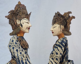 Couple in love - original classic Javanese wayang golek couple