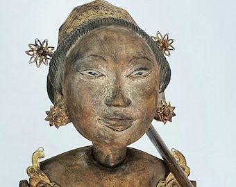 Mädchenpuppe, Handpuppe, antikes Sammlerstück - Sammlerstück muss man haben! Im alten Stil Wayang Gambyong, sehr originelles Design von Theater Art Gallery