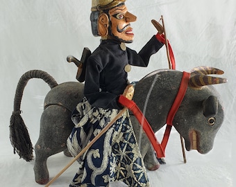 Antike Puppe Riding Bull
