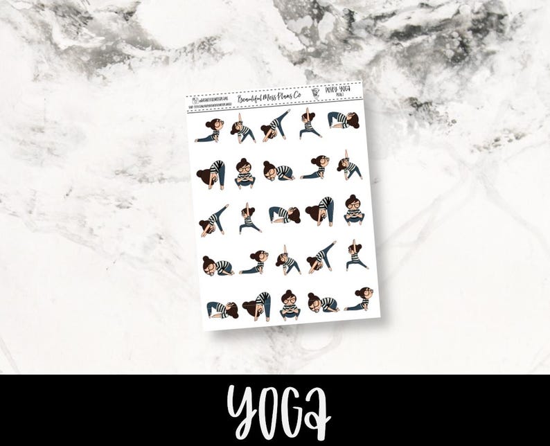Puede incluir: Una hoja de pegatinas con ilustraciones de personas en varias posturas de yoga. Las pegatinas son blancas con contornos negros y presentan a una mujer con cabello casta&ntilde;o que lleva una camisa a rayas y pantalones vaqueros azules. El texto "YOGA" est&aacute; impreso en negro en la parte inferior de la hoja.
