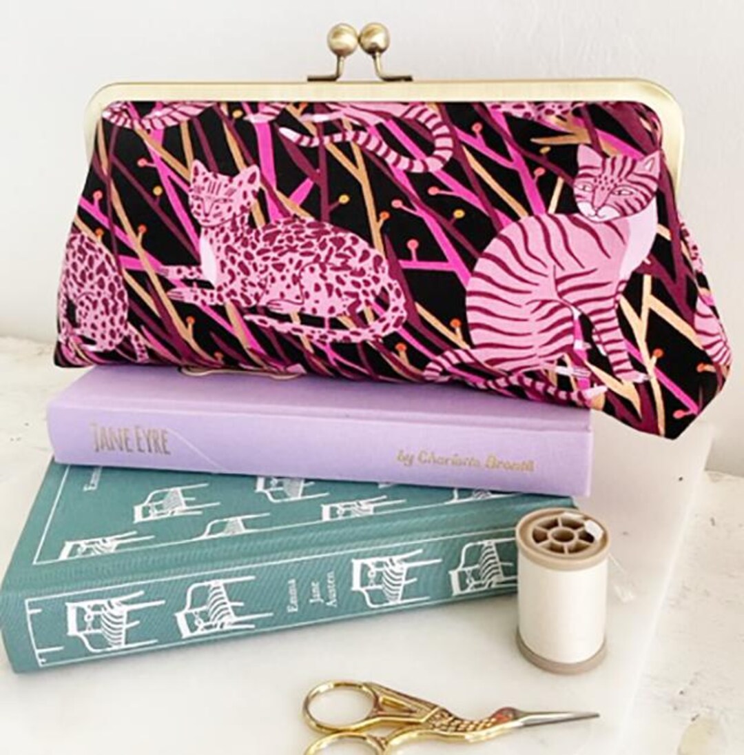 Groovy Cheetah Purse, Clutch, Kiss Lock Purse, Metal Frame Purse, Bag ...