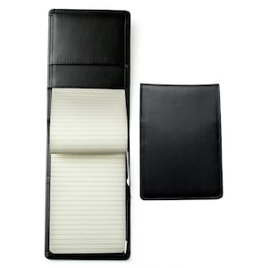 Personalisierbares Notizblock Etui DIN A6 Premium Leder, Reporterblock im Hardcover, Stiftschlaufe, Einschubfach und blanko Block liniert