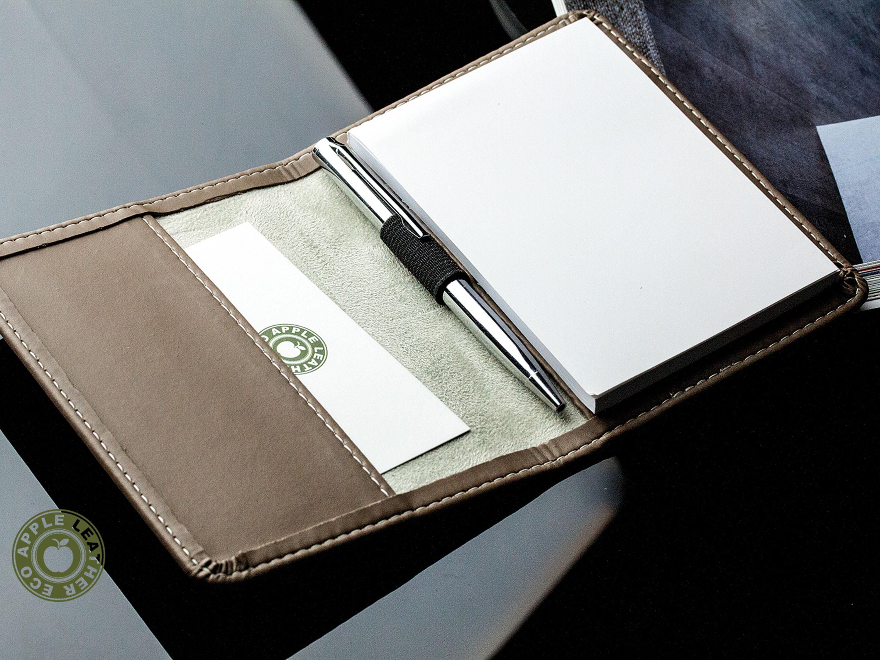 BROWN BEAR Notizblock-Etui A7 Rot - Echtleder Mit RFID-Schutz