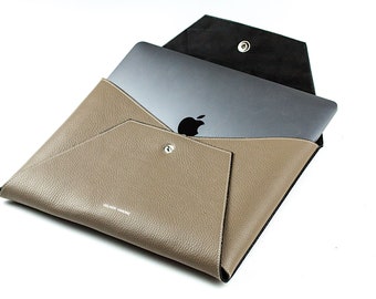 Universele laptophoes compatibel met MacBook Air & Pro tot 13 inch met of zonder accessoirevak, laptophoes van zacht generfd leer grijs