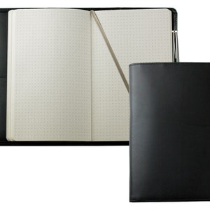 Personalisierbares Notizbuch DIN A5 gebunden Premium Leder, Blanko Buch punktiert im Hardcover Ledereinband, Notizbücher personalisiert