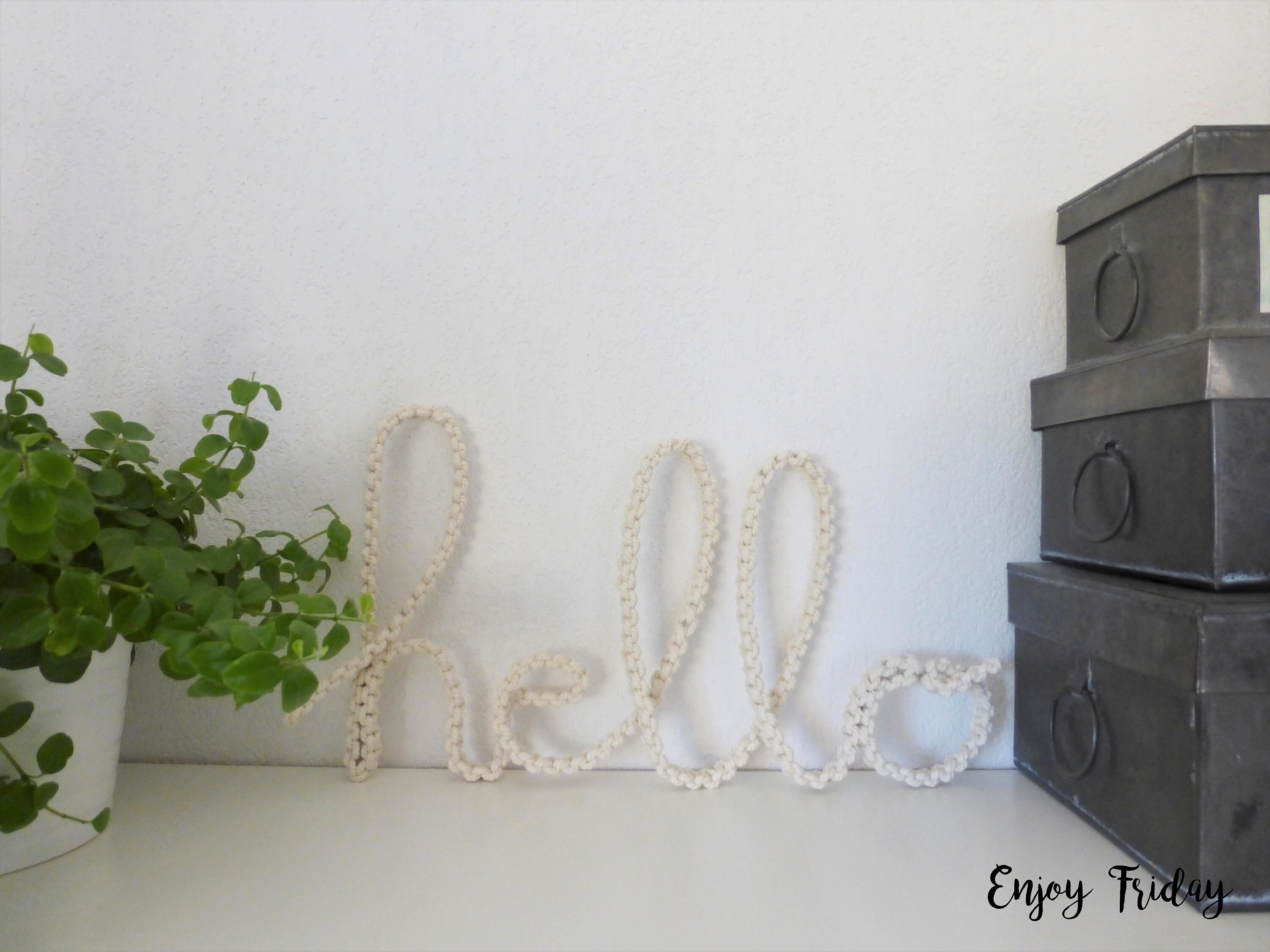 Mot Décoratif en Macramé