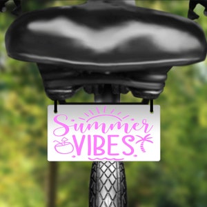Vinyl autosticker Summer Vibes. Premium weerbestendige stickers voor binnen of buiten, waterflesstickers, laptopsticker.