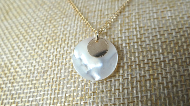 white mother of pearl necklace