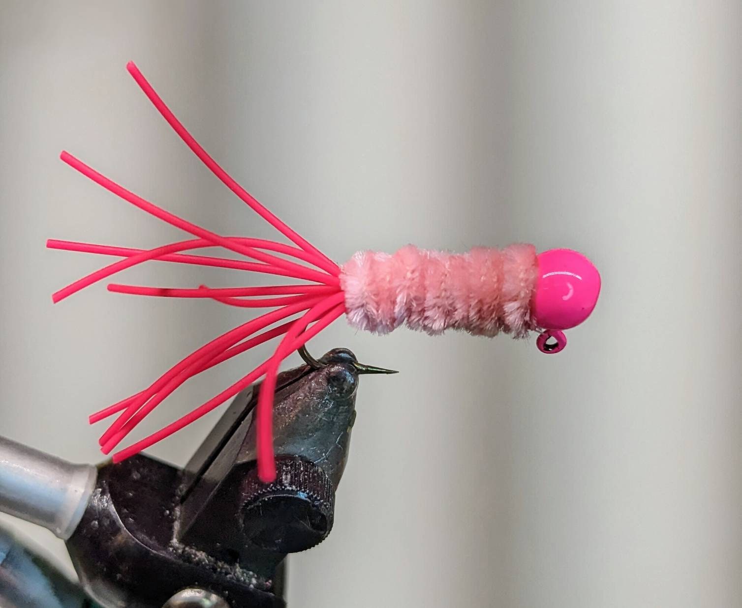 Hot Pink Crappie/bass Jig 5 per Pack 4 Sizes 2 Hook Styles