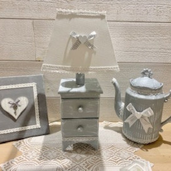 petite lampe  tiroirs, shabby ,gris et blanc