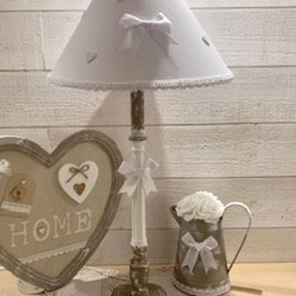 grande lampe de table, taupe et blanche, shabby chic, coeurs