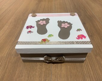 souvenir box, birth gift, little taupe and white feet, elephants