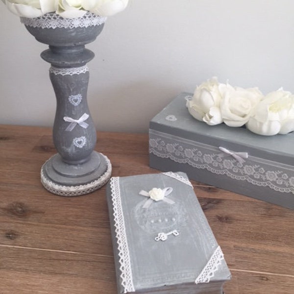 ancien livre shabby chic gris et blanc