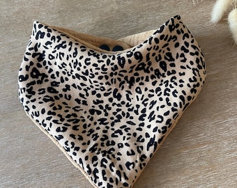 Adjustable, reversible baby bandana, leopard print