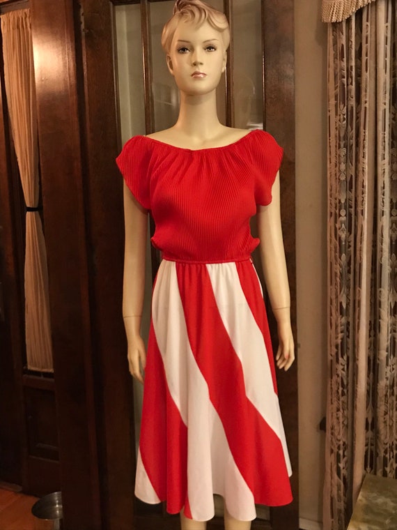 Vintage red and white dress - image 9