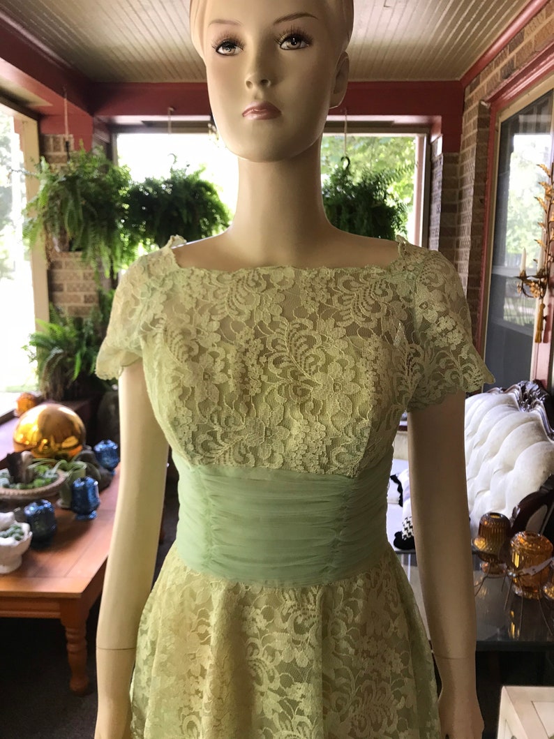 Vintage Lace Dress zdjęcie 1