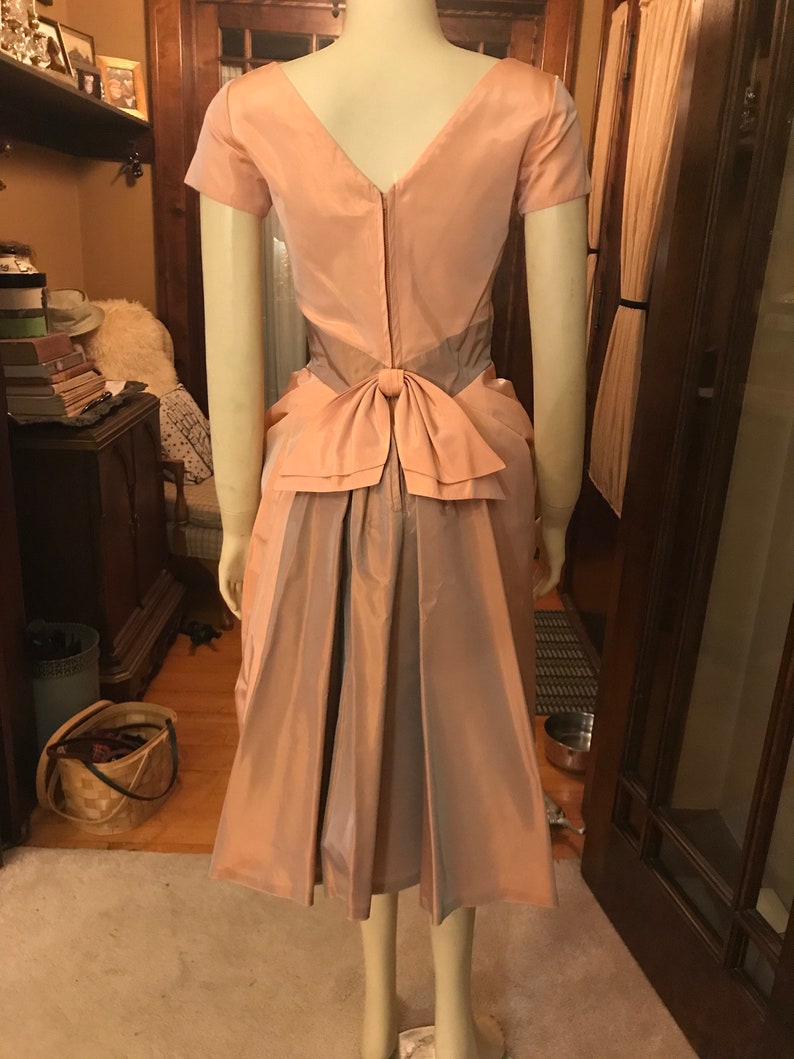 Peachy vintage taffeta dress image 3