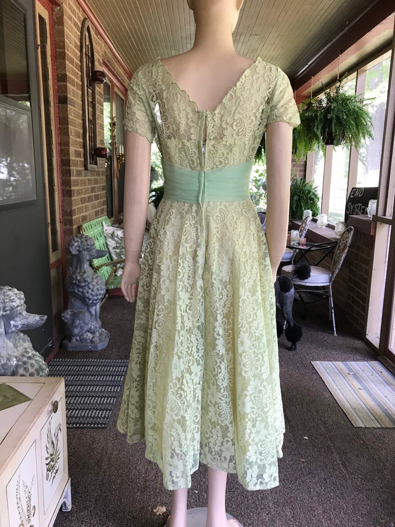Vintage Lace Dress zdjęcie 3