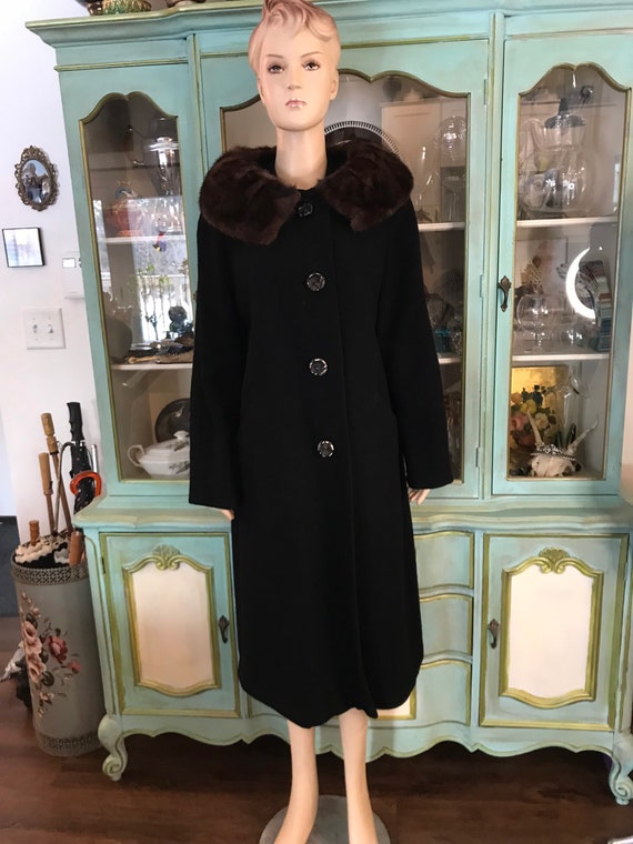 Vintage fur collar coat Gem